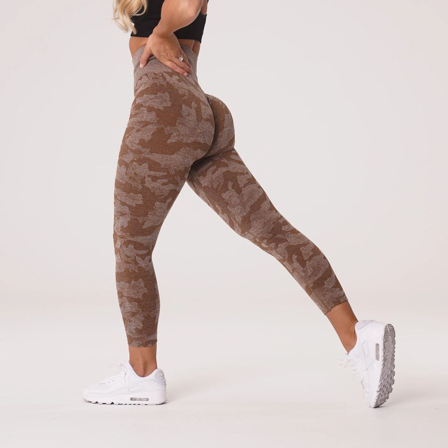 Fun Fashion : Cropped Camouflage Jacquard Seamless Yoga Pants